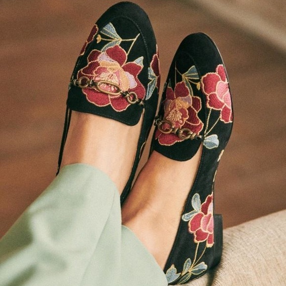 Sezane Shoes - Sézane Marius Loafers in Embroidered Floral Velvet